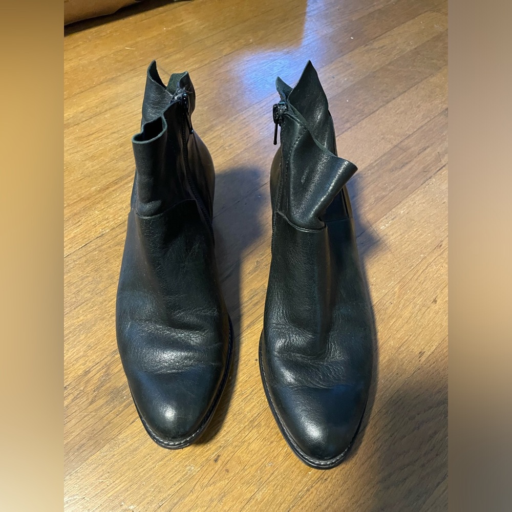 Paul Green Black Leather Ankle Boots
